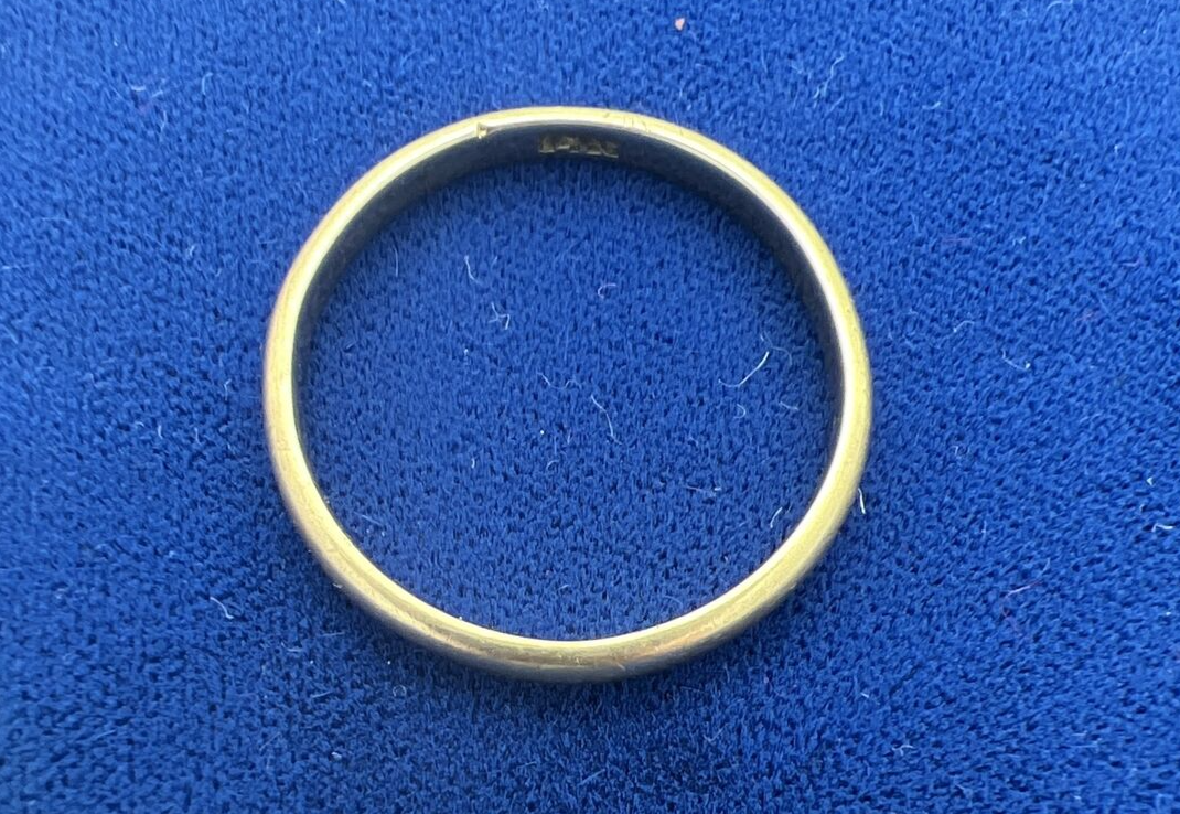 Vintage 14k Yellow Gold Band Ring. Size 10  2.97g 3mm wide stamped 14K