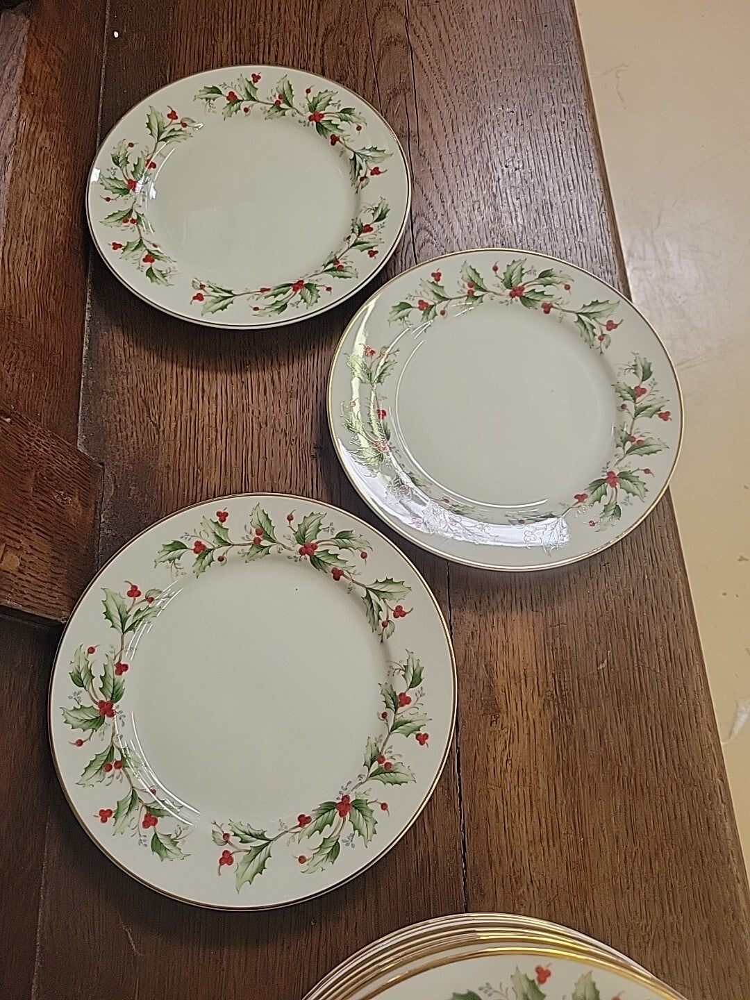 Royal Gallery Holly -  set of 3 Bread and Butter Plates 6.5"