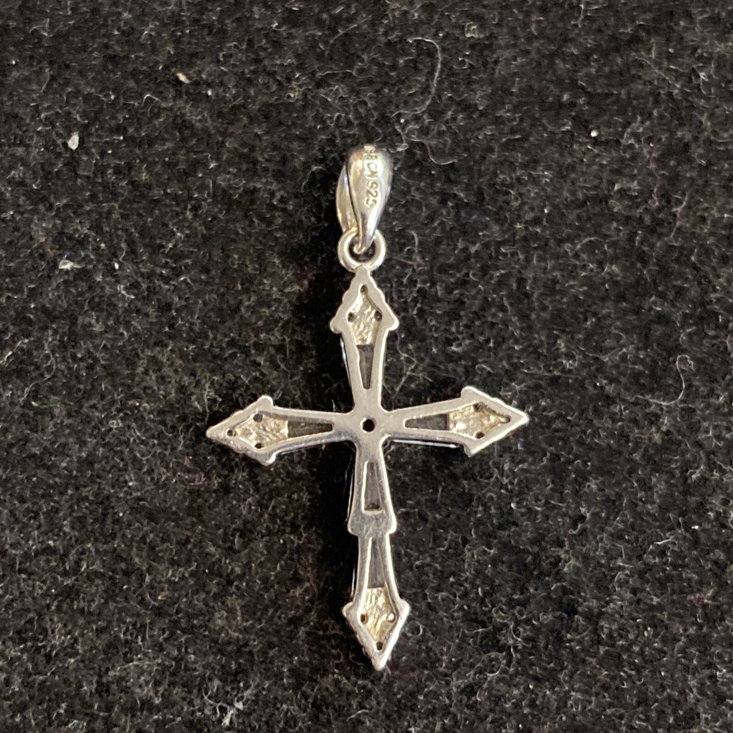 Sterling Silver 925 CZ Stone Cross Shaped Pendant 1.7g
