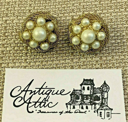 Vintage Pat Pending Round Goldtone Lined Beads Faux Pearl Circles Clip Earrings
