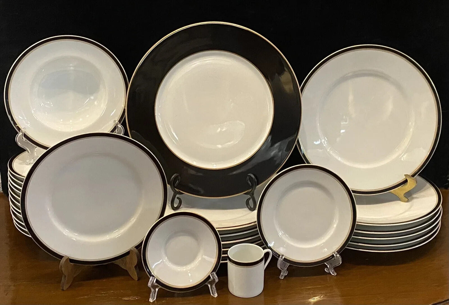 Diplomat Ceralene Raynaud Limoges 8 3/4" Black Dessert Luncheon Plate