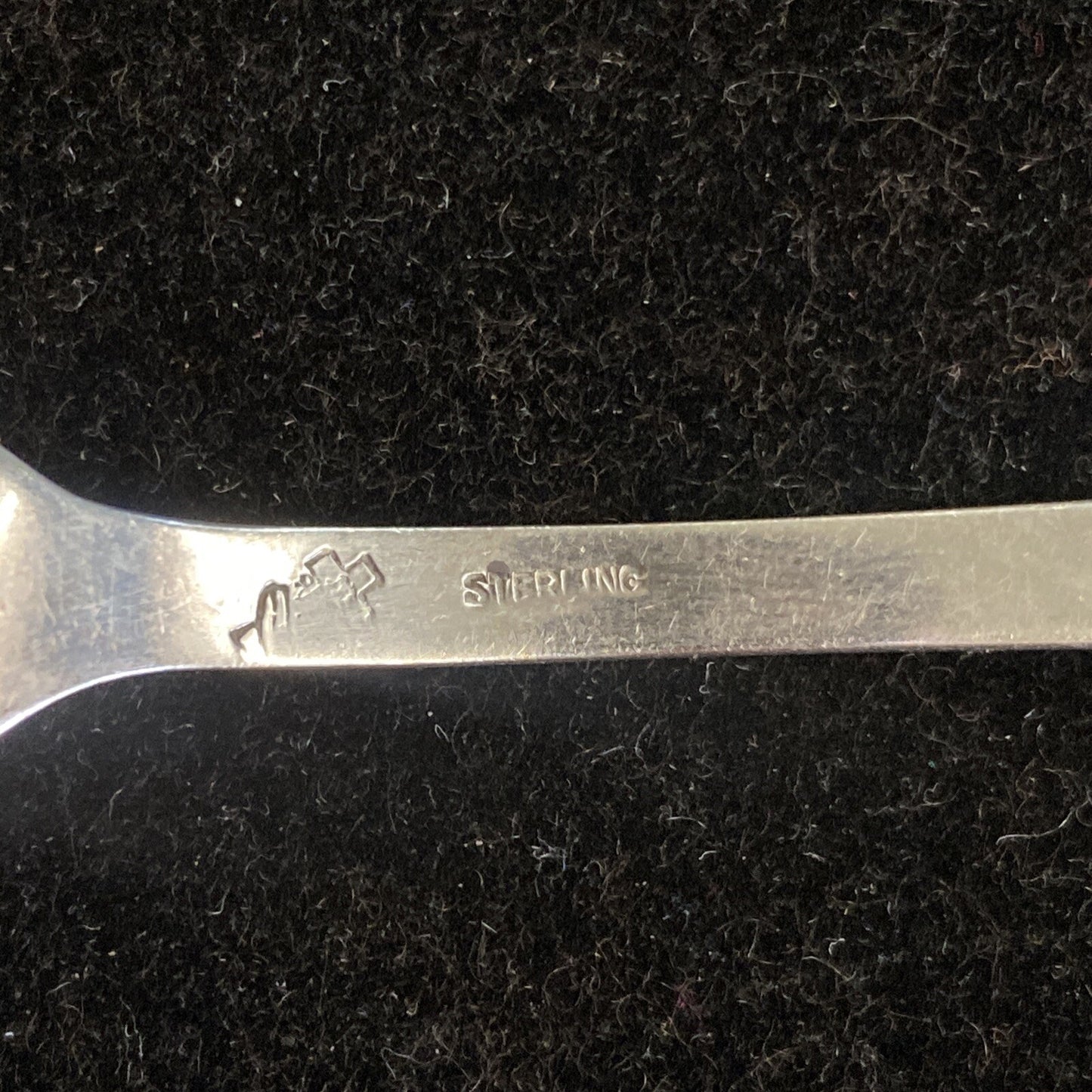 Baker Manchester Mary Warren Pattern 5 3/4" Olive Fork Spoon 11.5g