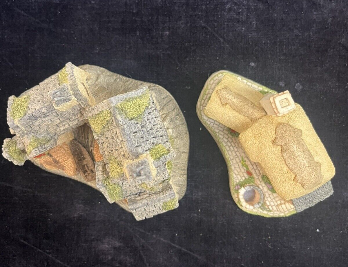 David Winter Cottages Lot: The Bull & Bush, Wishing Well Suffolk House Fisherman