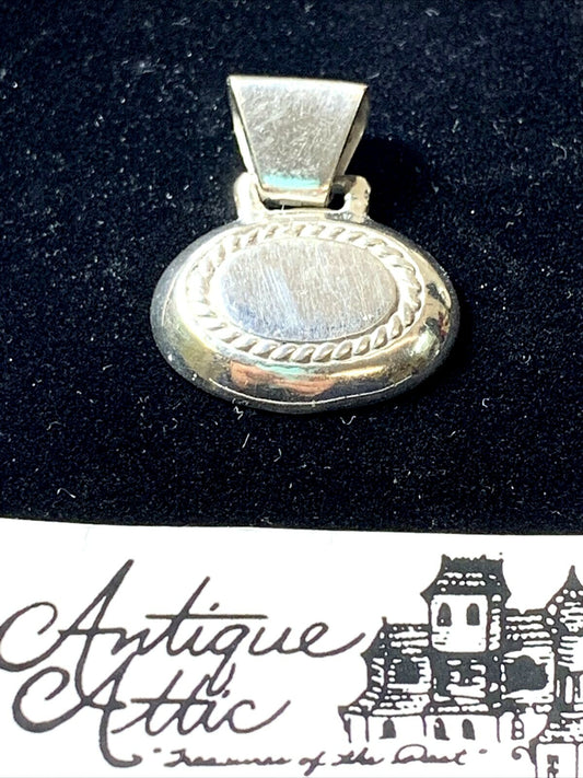 Sterling Silver small oval slide  pendant edge engraving design 8.5g