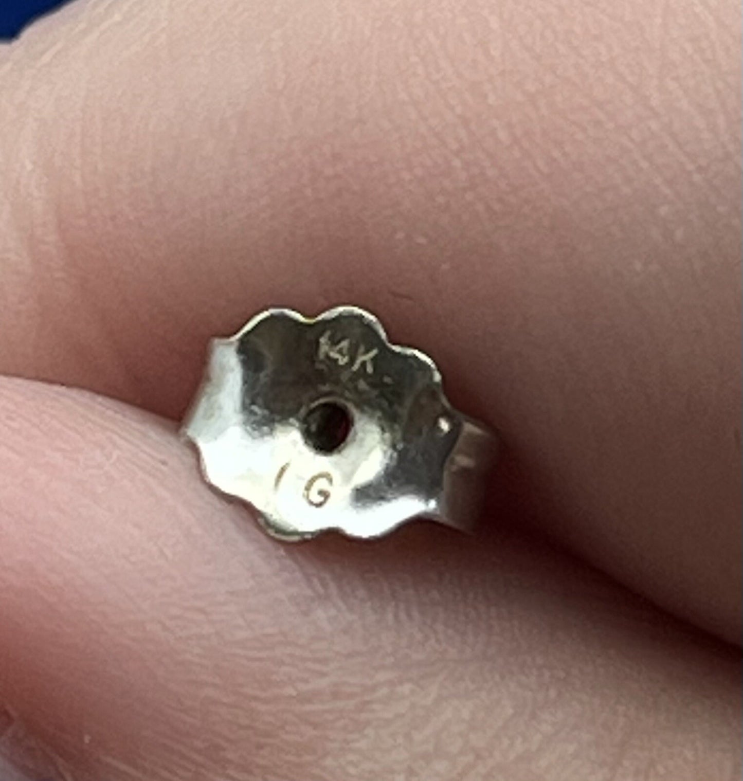 4.8g 14k White Gold Half Hoop Earrings