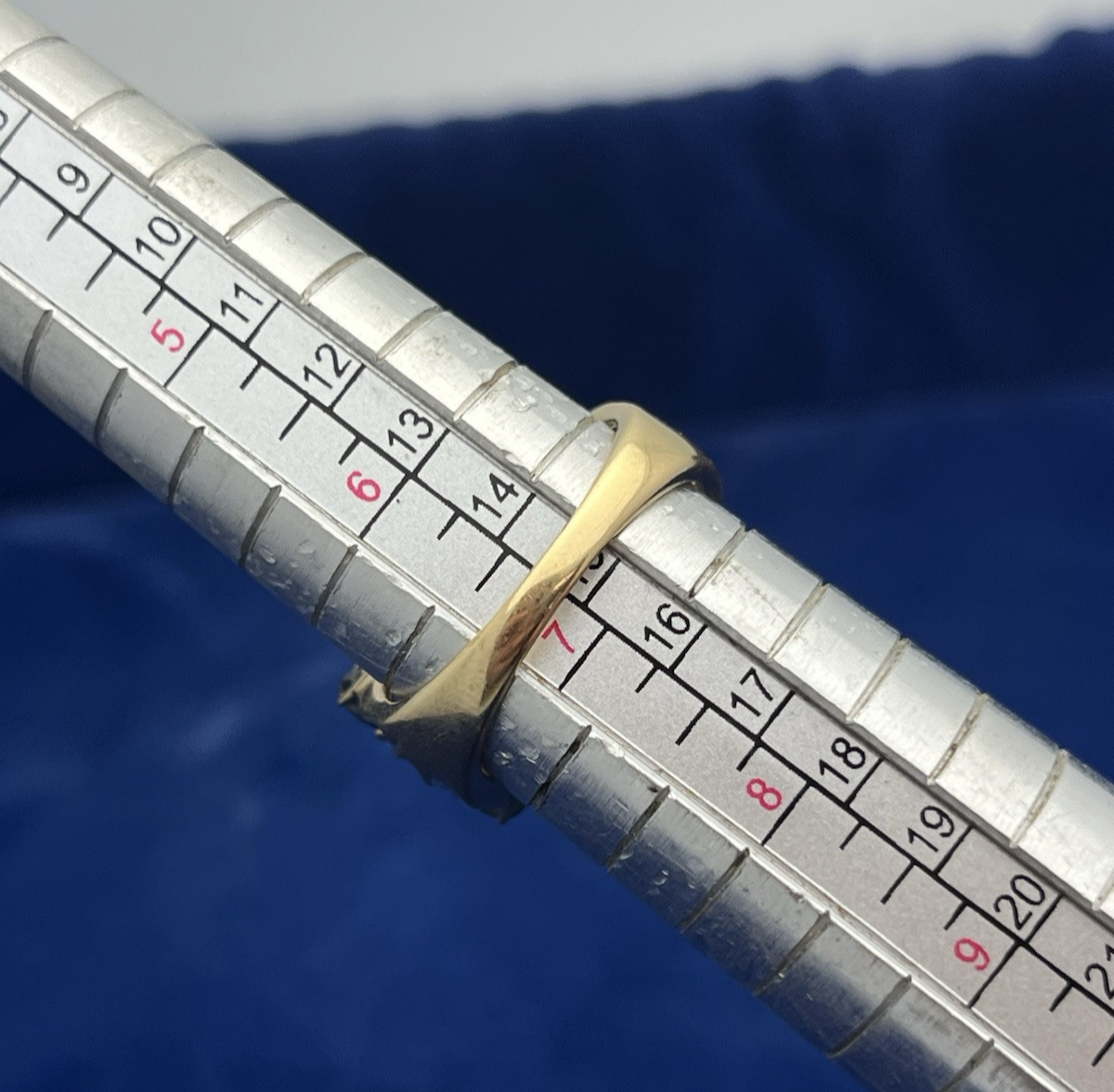 14k Yellow Gold 21 Blue Topaz Ring 5.8 g size 6.75 Thailand CID