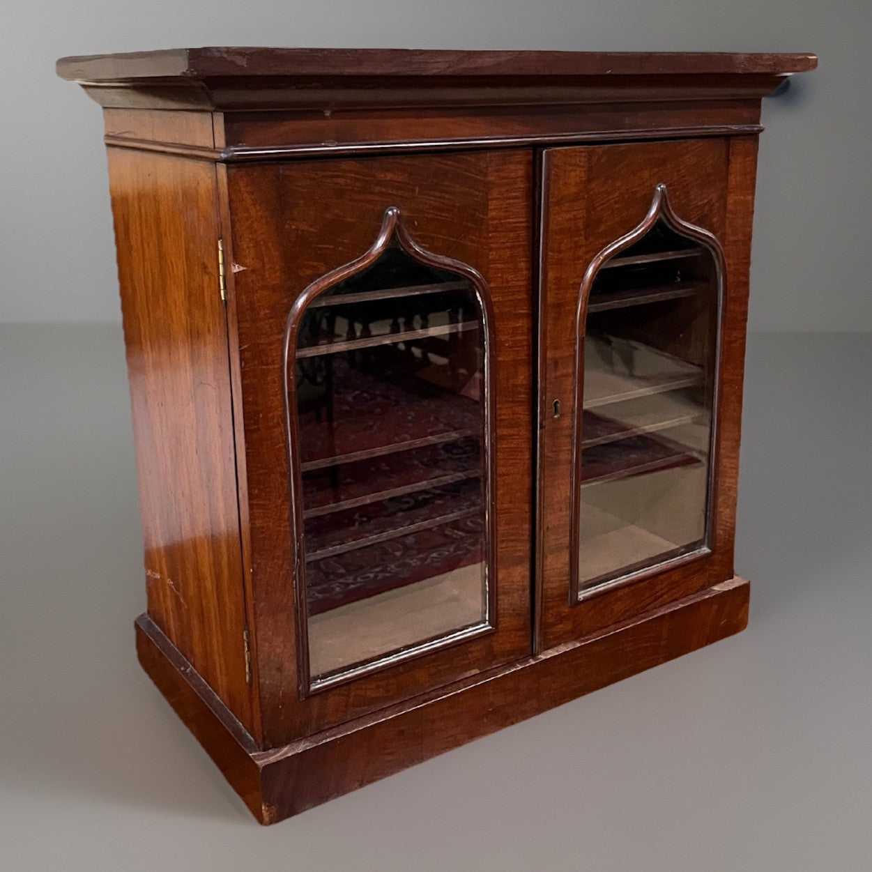ENGLISH MAHOGANY TABLETOP COLLECTOR'S CABINET 20 5/8" TALL