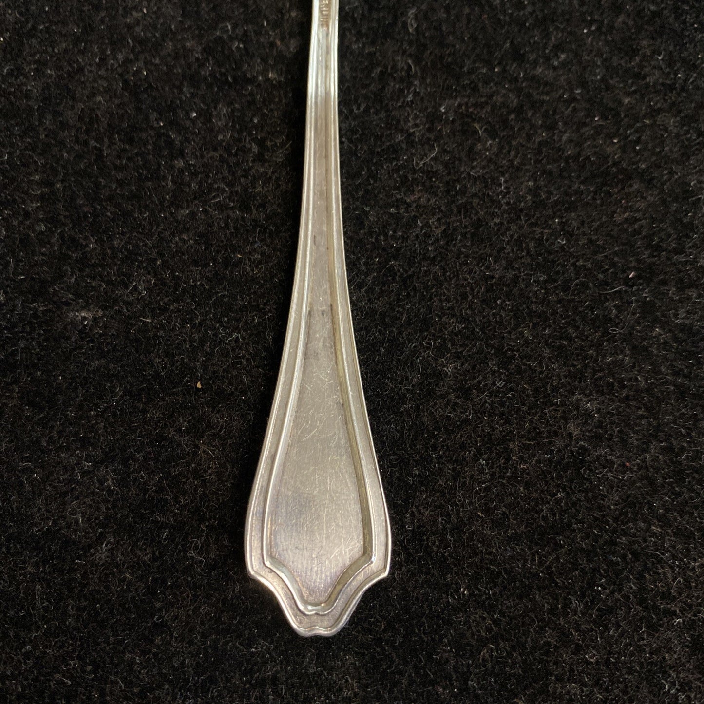 The Sterling Silver Mfg. Co. 4 7/8" Lemon Fork 1909-1932 7.7g PATTERN?