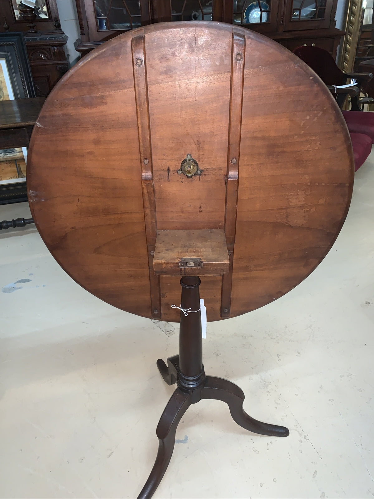 Antique Round English Carved Mahogany Tilt Top Tea Table Vitner's Wine Game