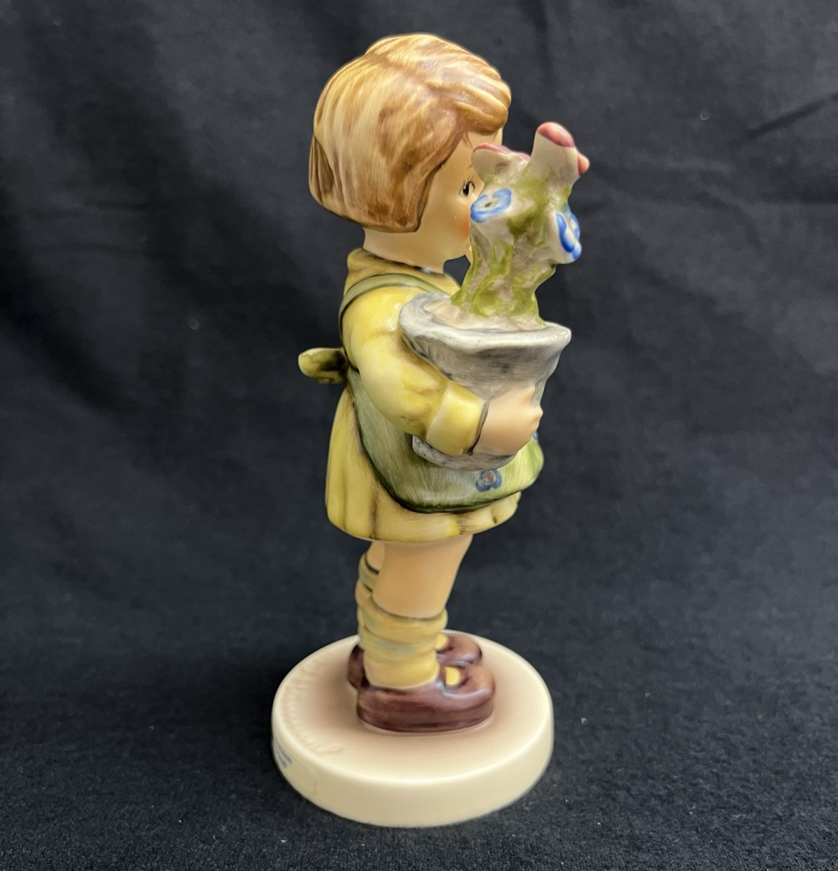 1985 M.I. Hummel Exclusive Goebel "My Wish is Small" Porcelain Figurine #463/0