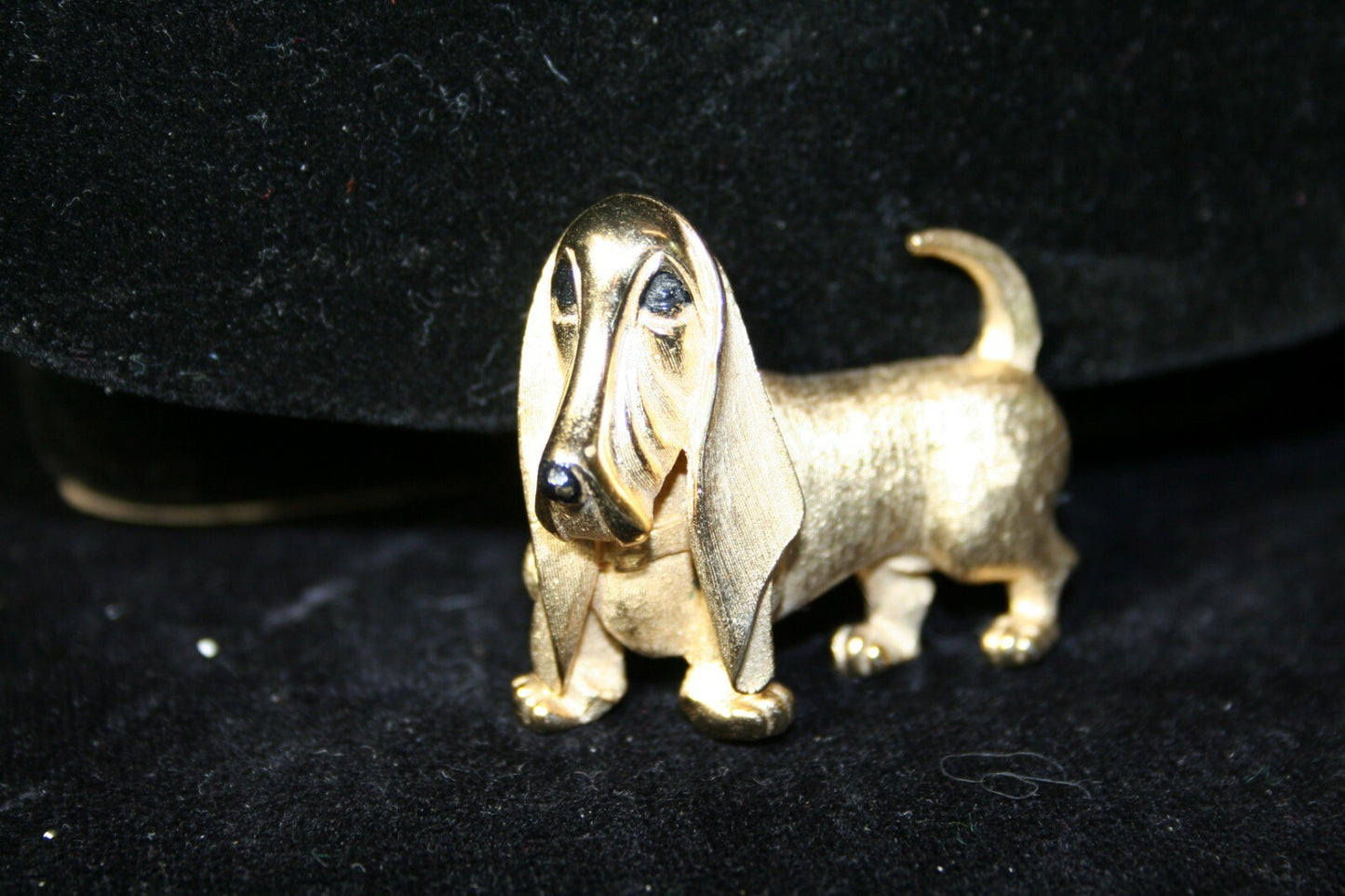 50s Signed BOUCHER Goldtone BASSET HOUND Shape Pin Brooch #81716