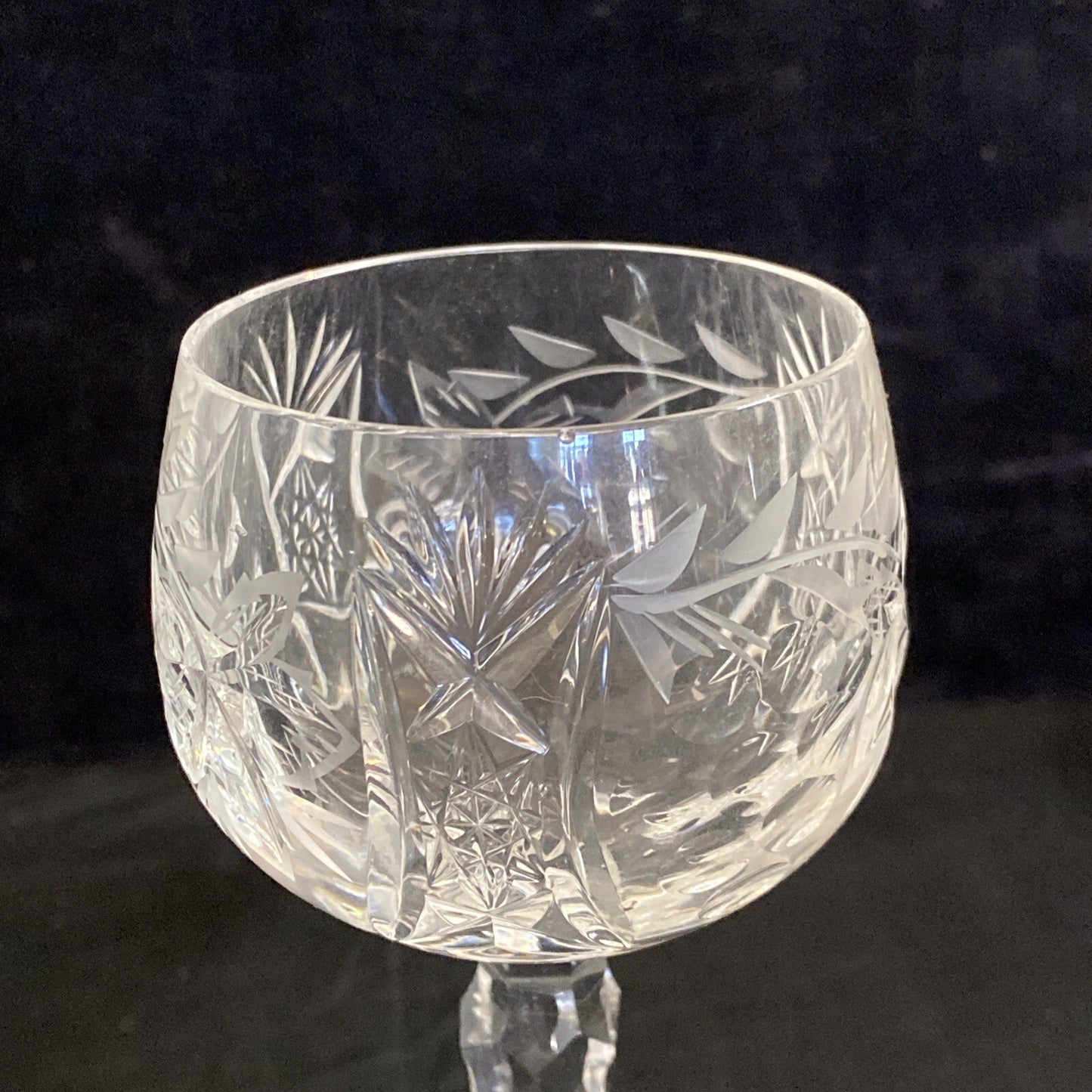 NACHTMANN TRAUBE CRYSTAL CUT 8" Wine Hock  Set Of 4 MSRP $69 ea excellent