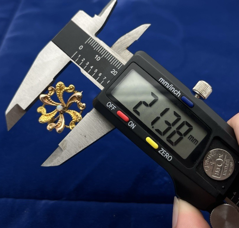 10k Two-Tone 1.83g Yellow Gold Flower Opal Center Victorian Watch Pin/Brooch