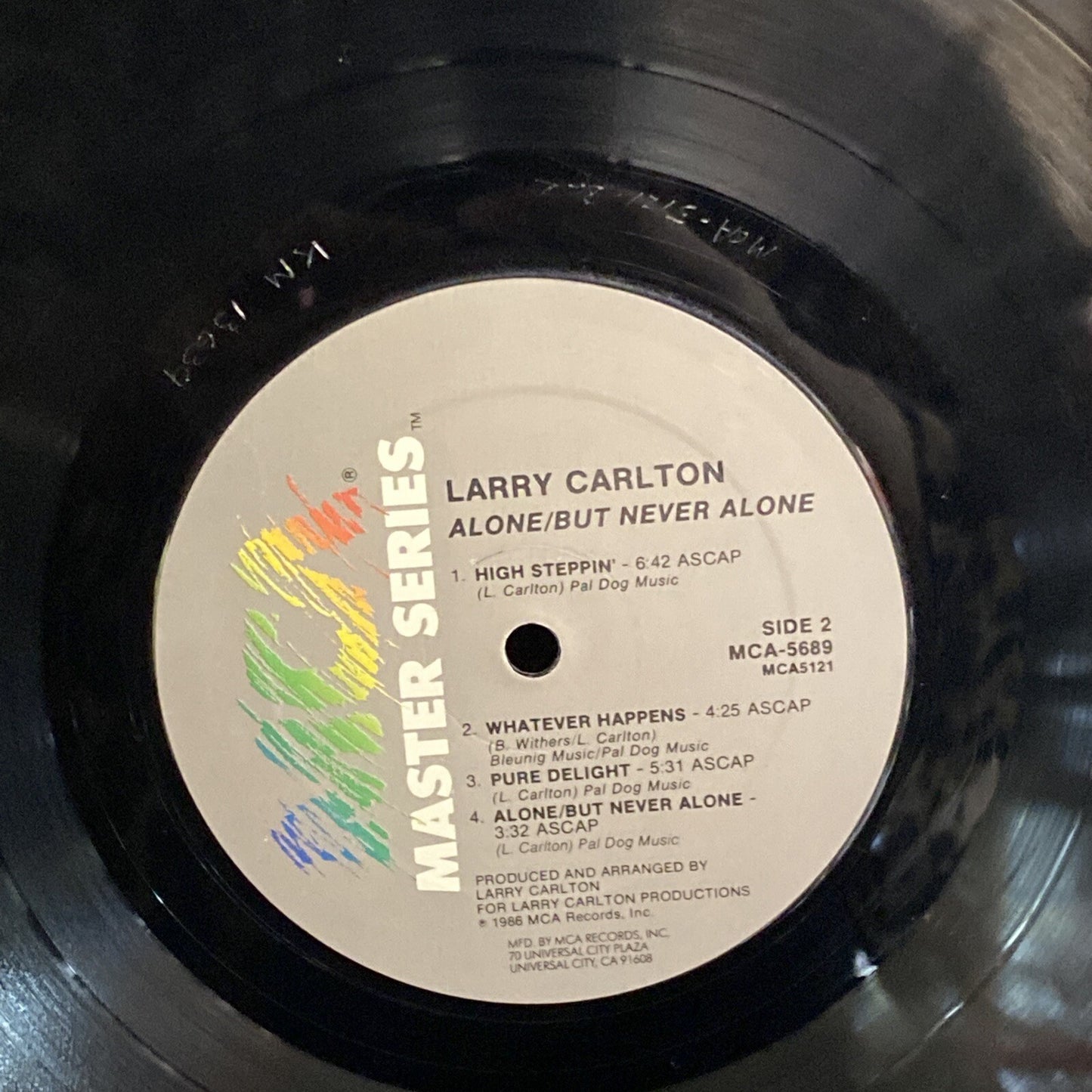 Larry Carlton "Alone/But Never Alone" 1986 MASTERS SERIES MCA-5689 NM/VG+