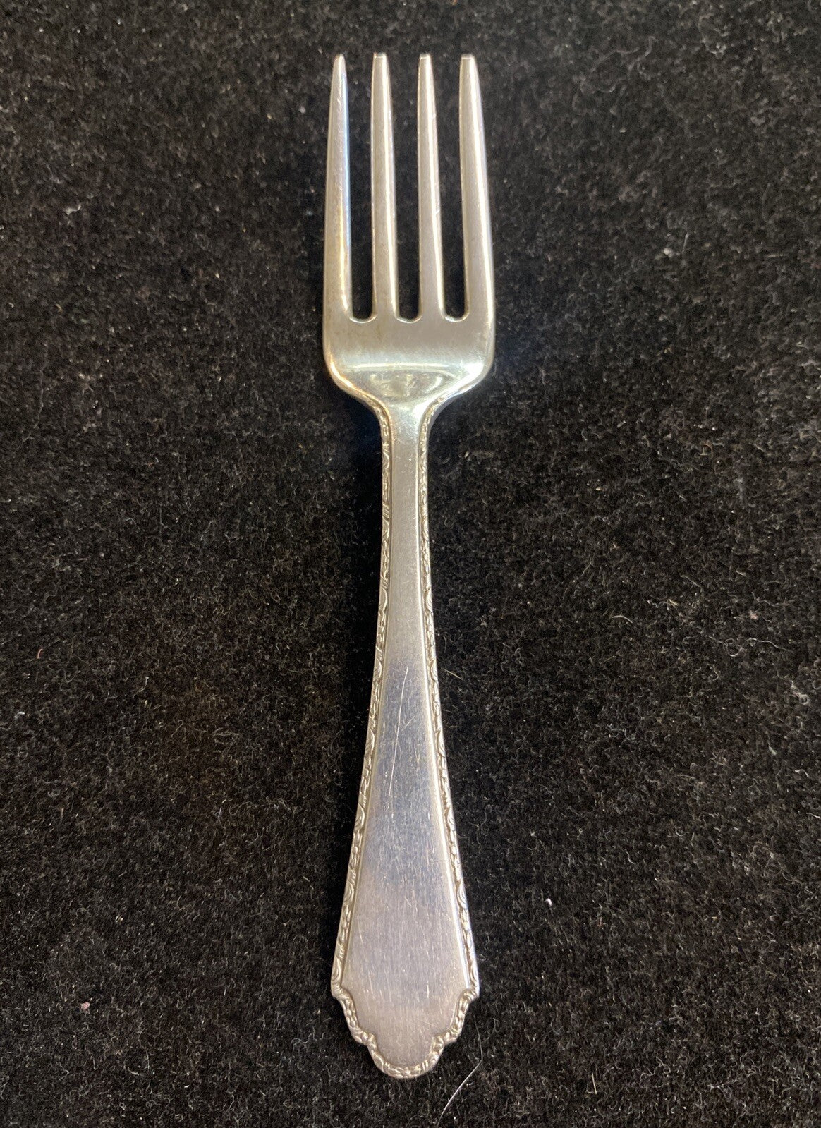 Lunt Sterling Silver William and Mary Baby Fork 4" 1921 16.1g