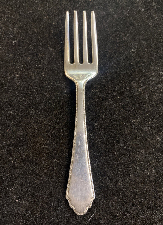 Lunt Sterling Silver William and Mary Baby Fork 4" 1921 16.1g