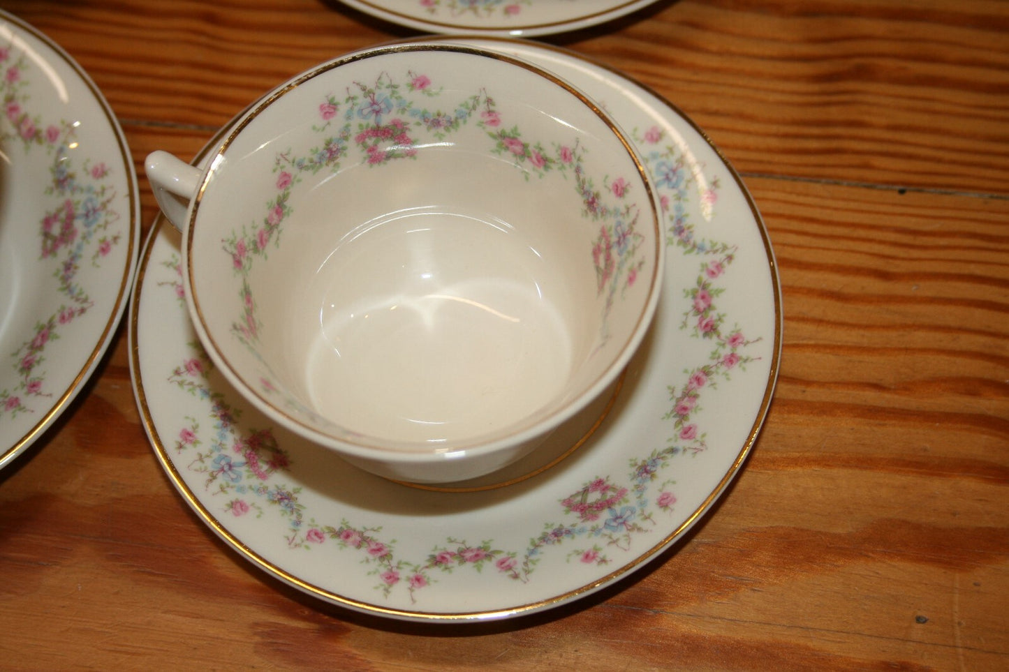 18Pc. SYRACUSE CHINA OLD IVORY ARCADIA Dinnerware