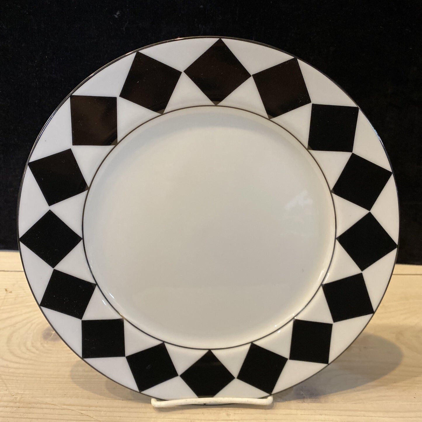 Taitu “Rombi”  Italy Emilio Bergamin 10 3/8” Dinner Plates 1984 Set Of 2