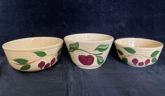 Watt Ware USA Apple and Red Bud Graduated Ribbed Bowl Set of 3