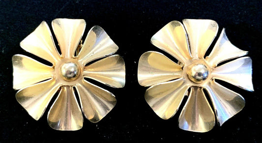 Vintage Large All Metal  Flower Earrings Clip On Gold Tone 3D 1.5"