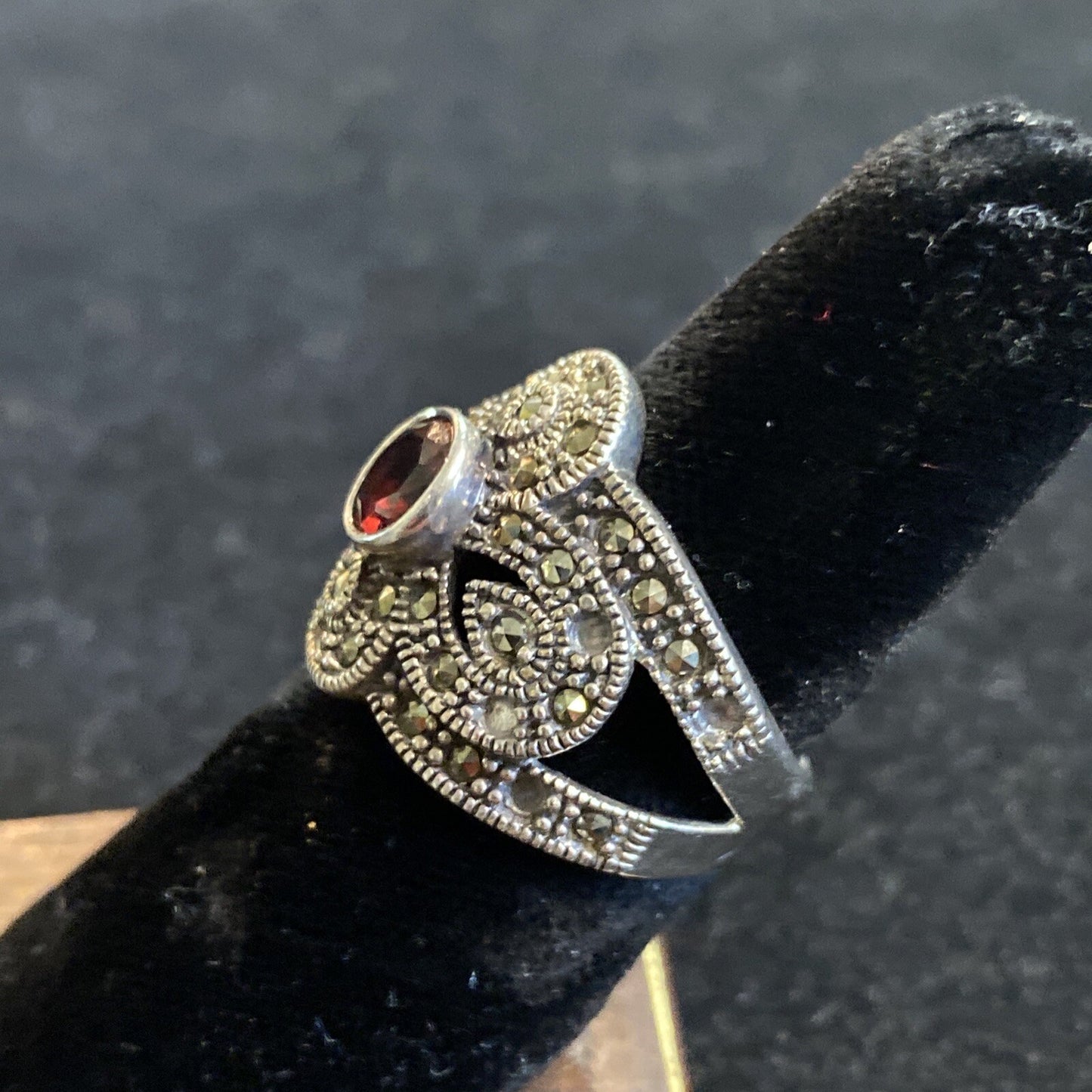 Sterling Silver 925 Garnet & Marcasite Multi Stone Ring SZ 6.5 7.2g JM16