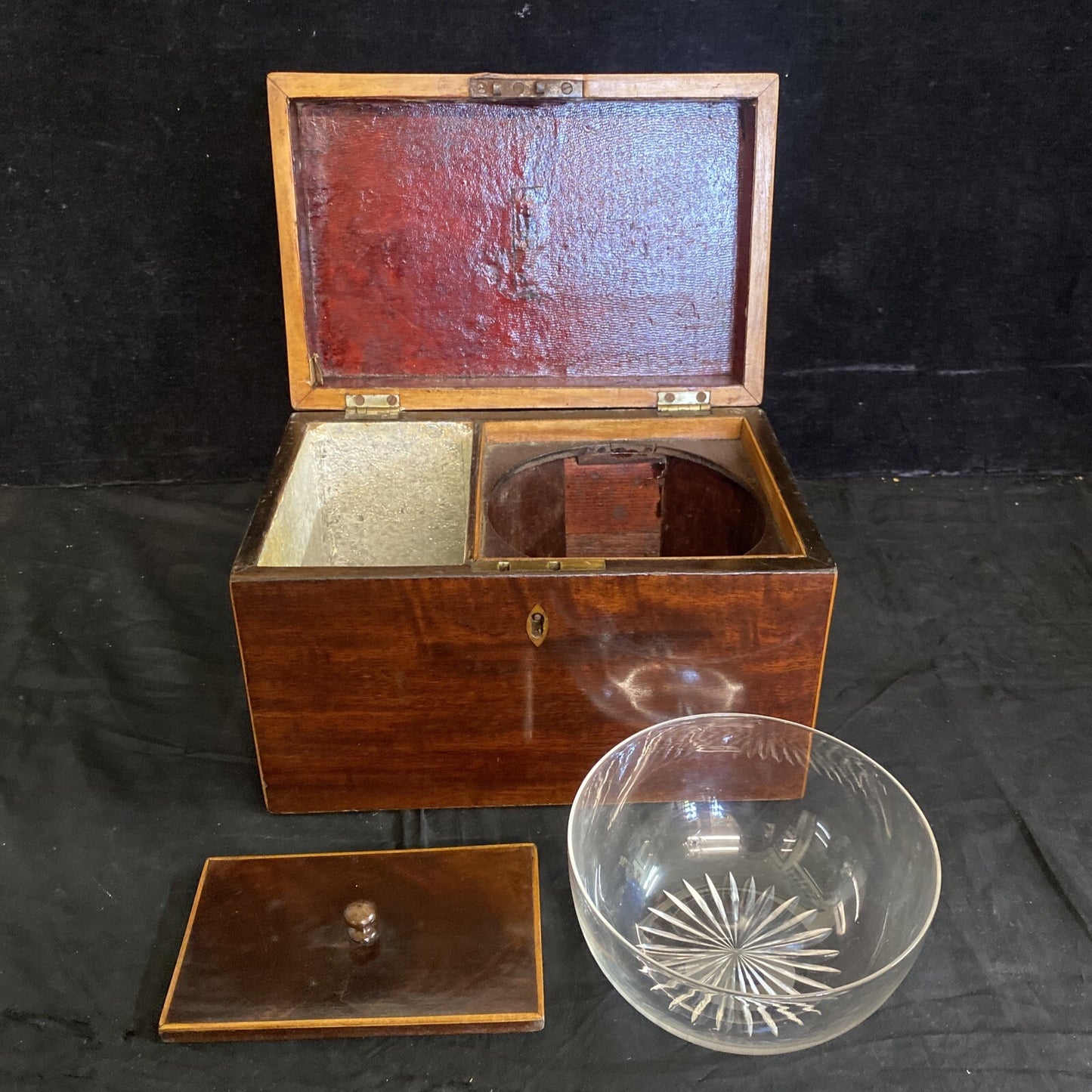 ANTIQUE ENGLISH GEORGIAN INLAID MAHOGANY TEA CADDY W MIXING BOWL SHELL MOTIF 19C