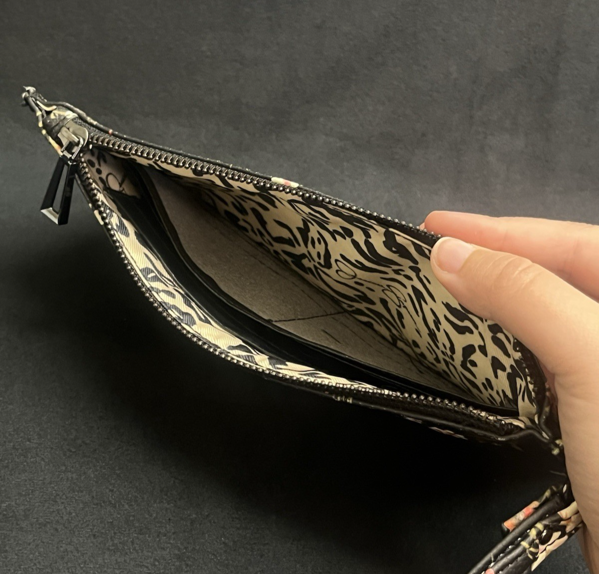 Jessica Simpson Frankie Polyvinyl Floral Print Wristlet Wallet 10"