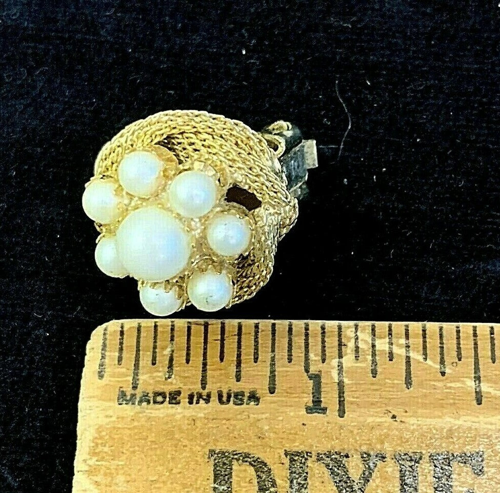 Vintage Pat Pending Round Goldtone Lined Beads Faux Pearl Circles Clip Earrings