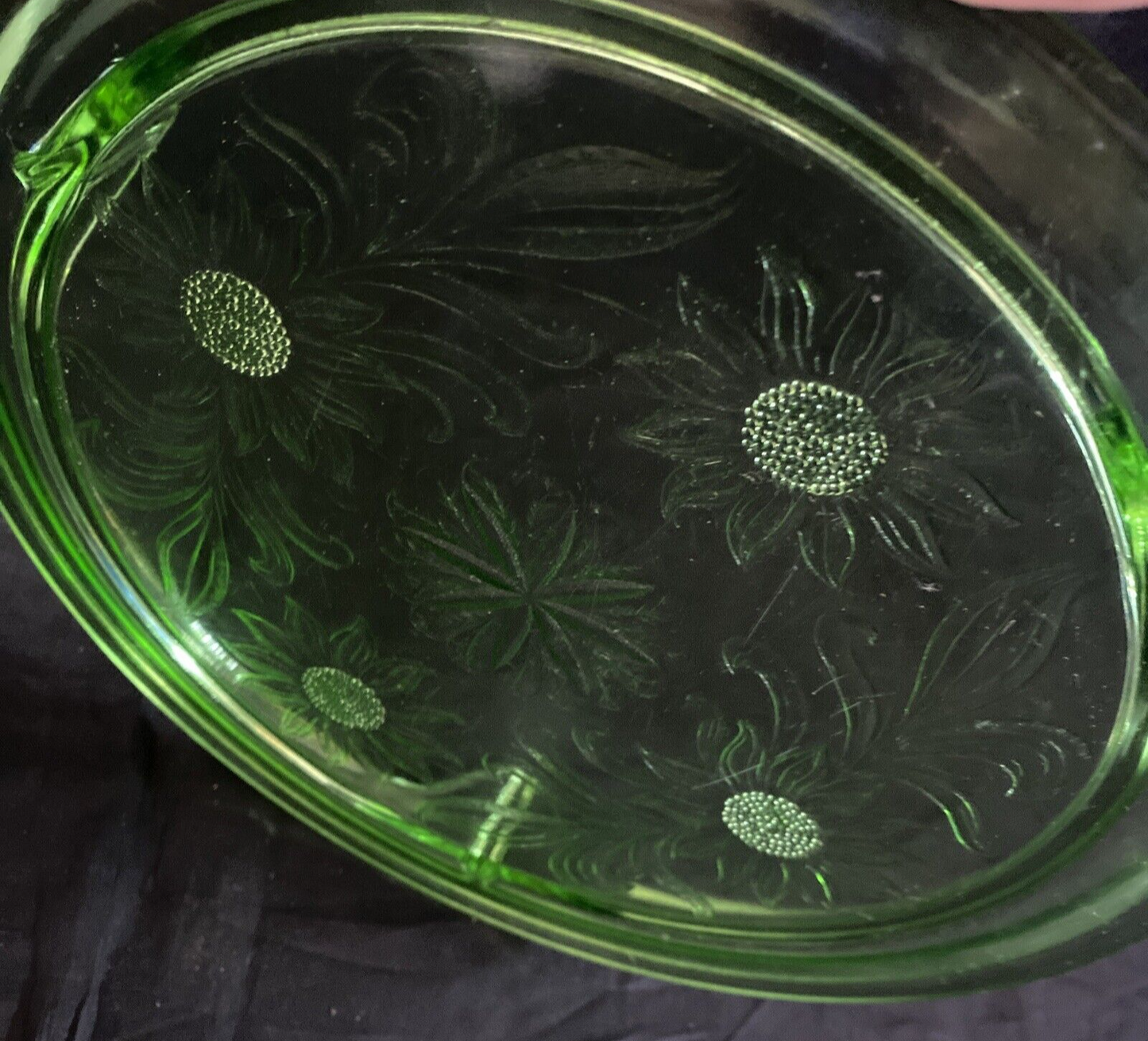 Jeanette Glass Co. 1930s Green Footed Depression Sunflower Cake Plate