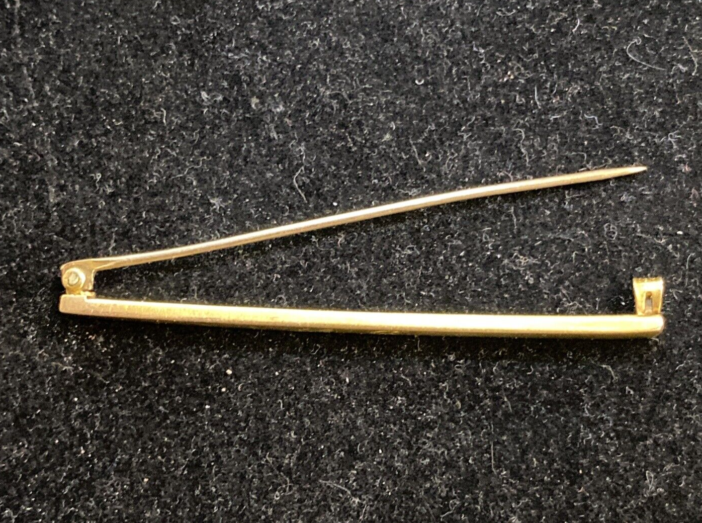 Antique 10K Yellow Gold Beauty Baby Pin 1.8g Engraved Initials "L.B."