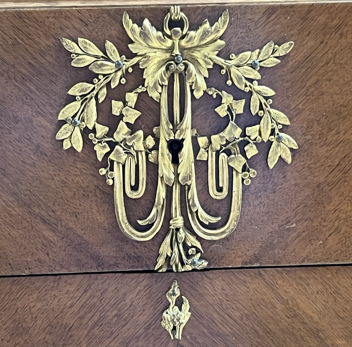 ANTIQUE FRENCH TRANSITIONAL BRONZE ORMOLU MOUNTED WHITE MARBLE-TOP COMMODE CHEST