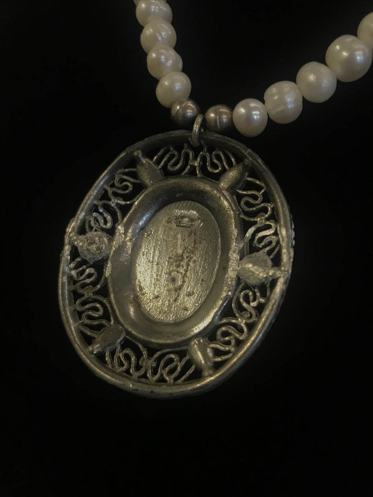 Freshwater Genuine Pearl Necklace with Vintage 2" Black White Cameo Pendant