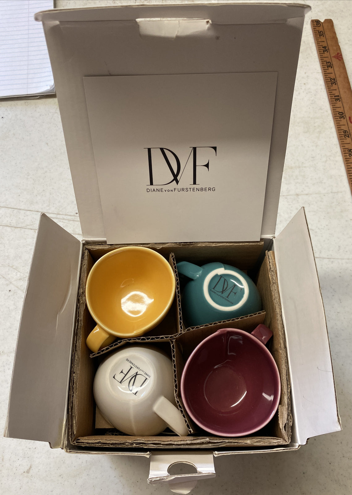 Diane Von Furstenberg Espresso Coffee Tea Cup & Saucer Set of 4 NIB BH83