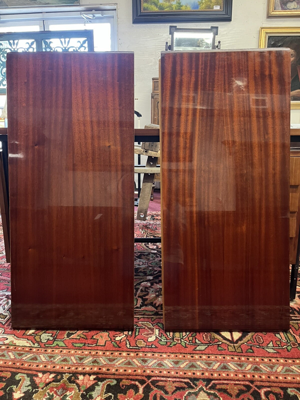 French Louis XVI Style Mahogany 44” Round High Gloss Dining Table w/ 2 Leaves