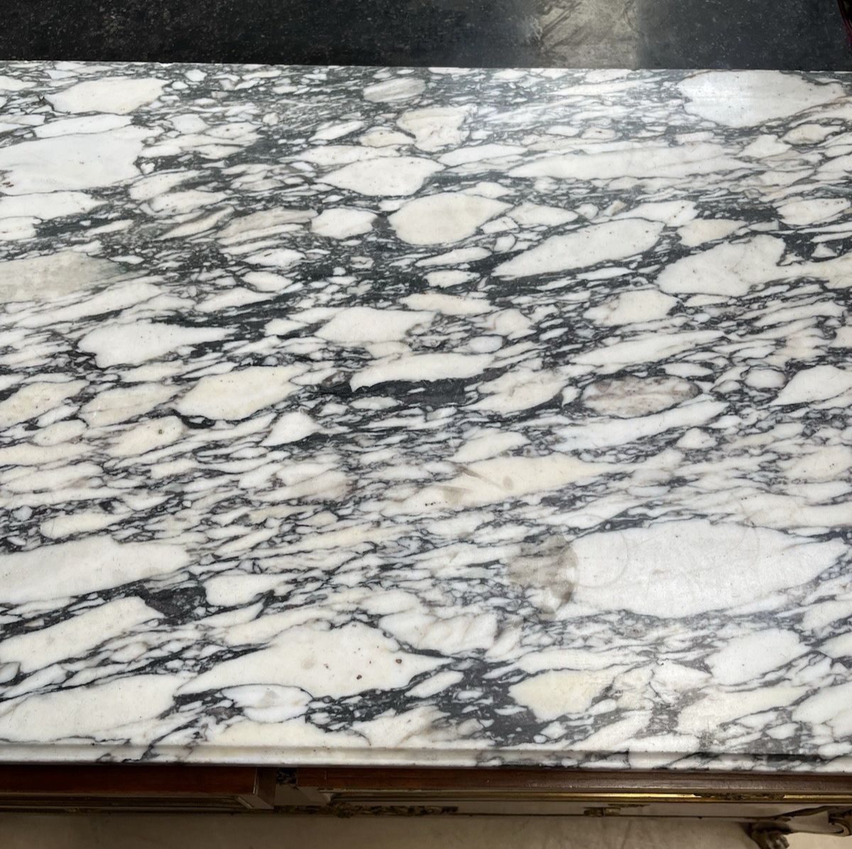 ANTIQUE FRENCH TRANSITIONAL BRONZE ORMOLU MOUNTED WHITE MARBLE-TOP COMMODE CHEST