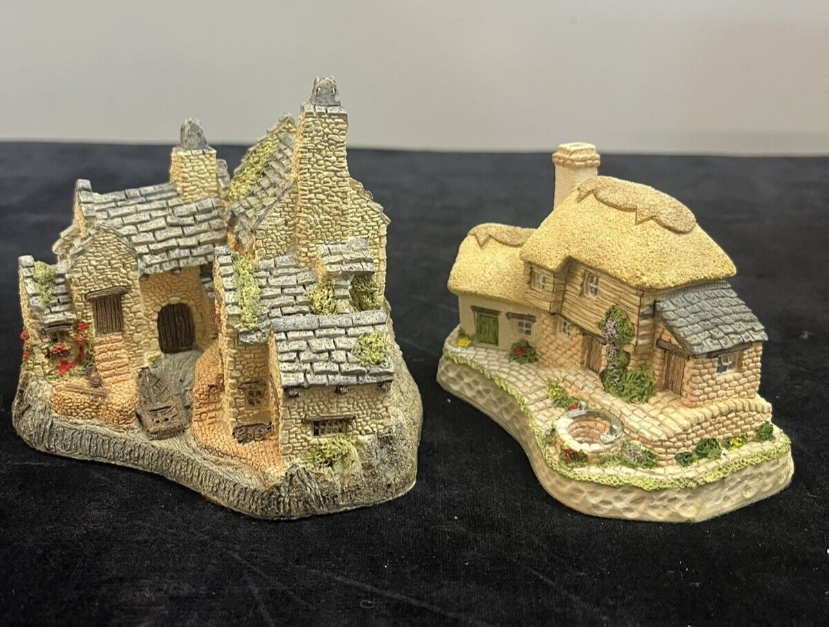 David Winter Cottages Lot: The Bull & Bush, Wishing Well Suffolk House Fisherman