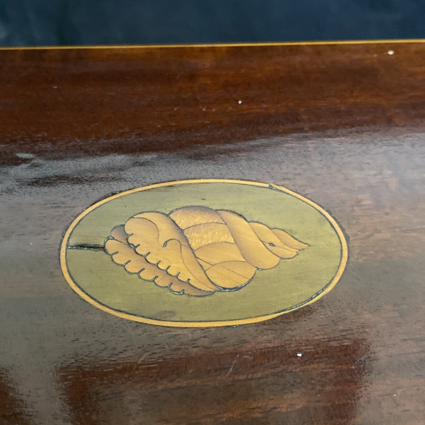 ANTIQUE ENGLISH GEORGIAN INLAID MAHOGANY TEA CADDY W MIXING BOWL SHELL MOTIF 19C