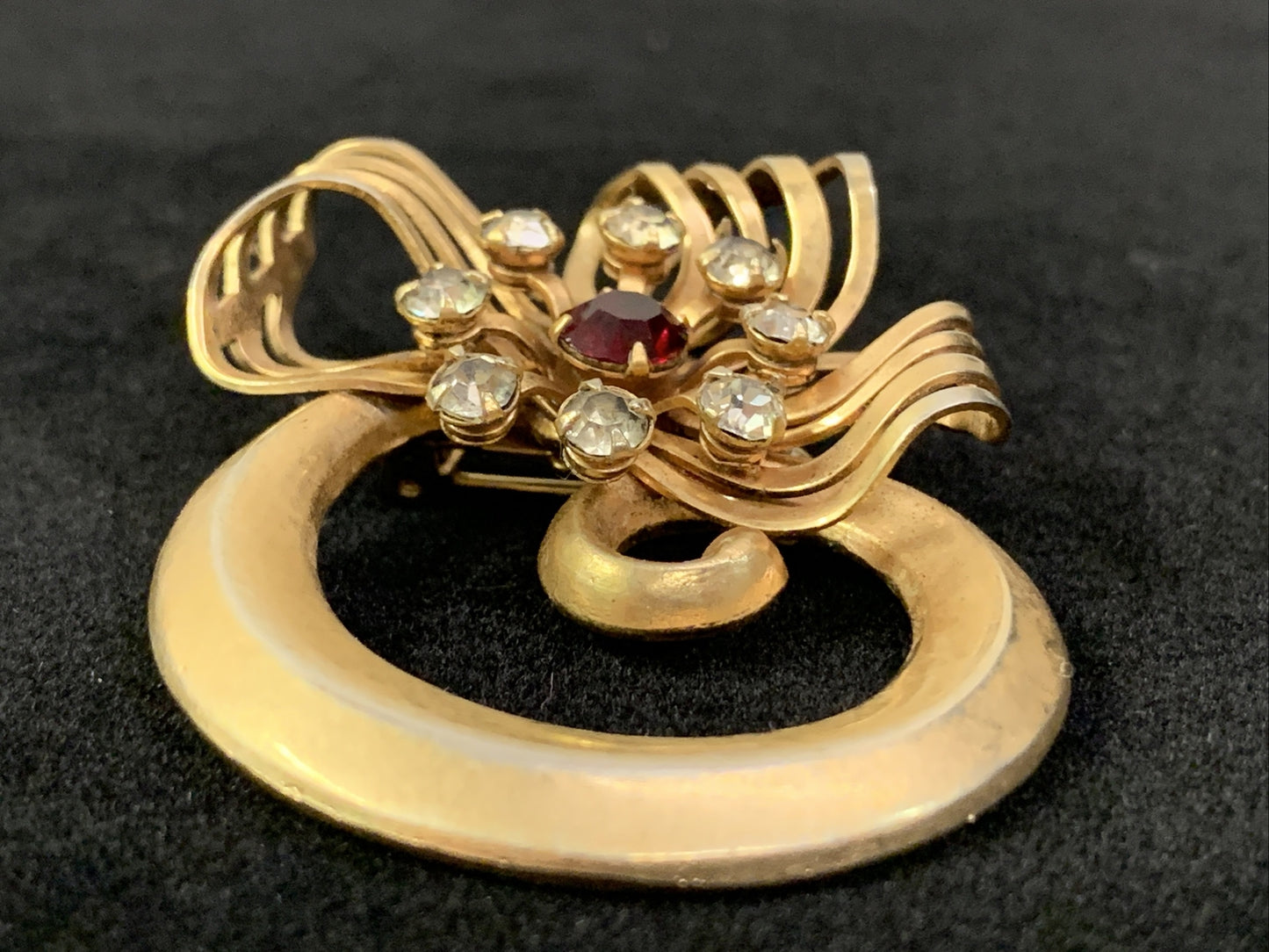 1940's Gold Circle Flower Brooch Pin Pendant  Ribbon with Ruby and Rhinestones