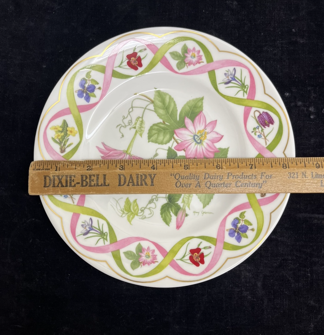 Wedgwood "The Flower Artists of Kew" Pink Passionflower Plates Set of 2 - 8.25"