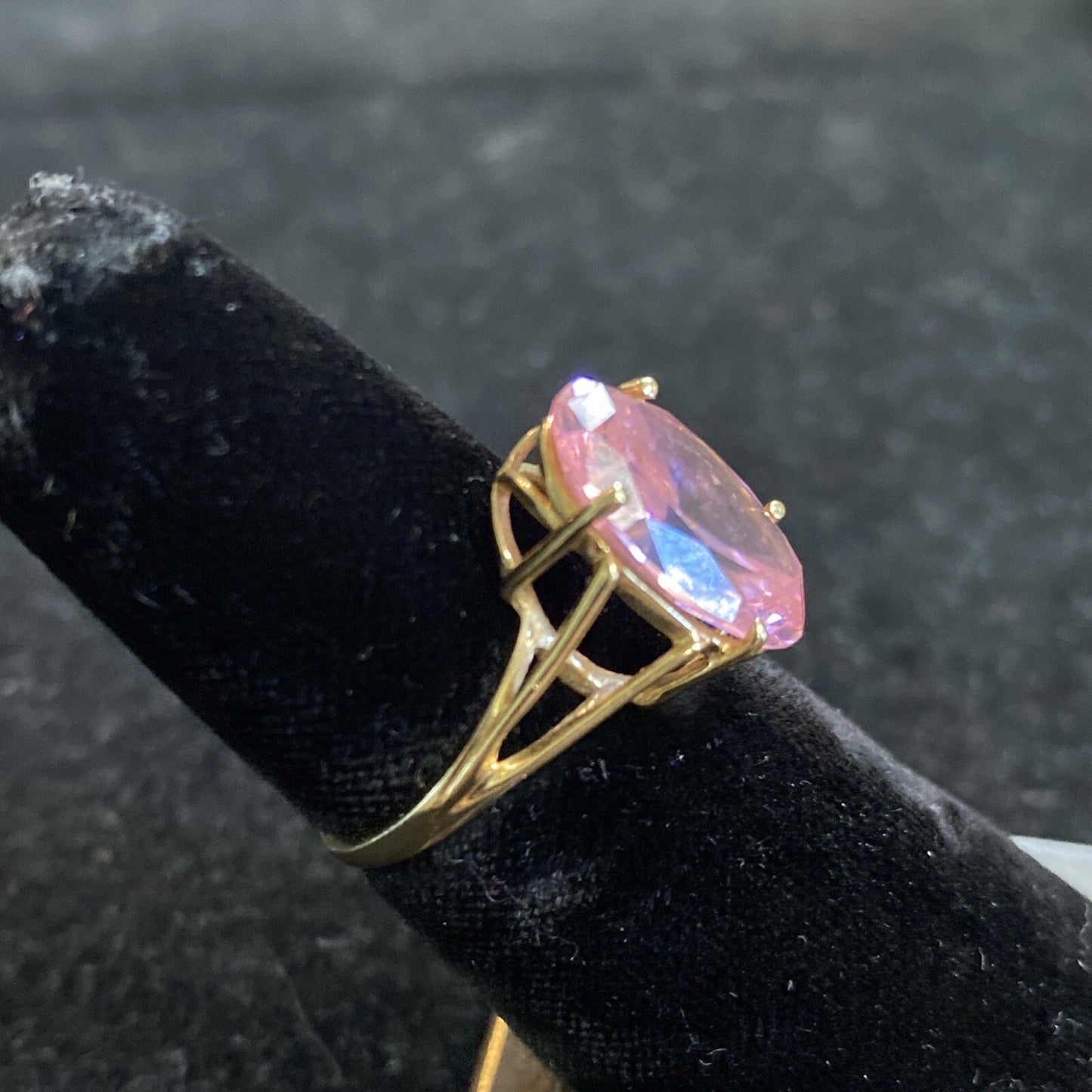 3.9g 14K Yellow Gold Pink Ice CZ Ring Size 5.75