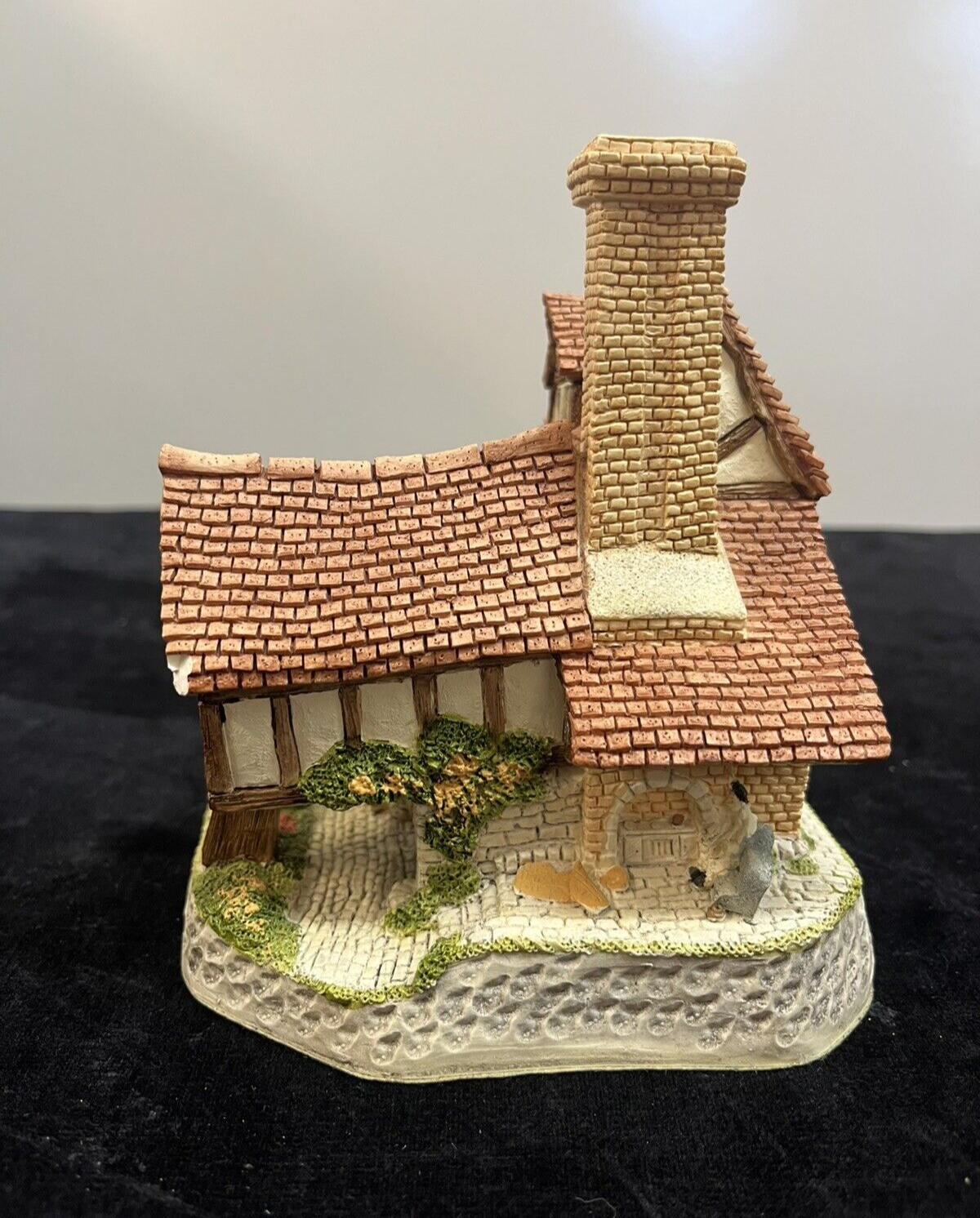 David Winter Cottages Tomfool’s Cottage 1990  Original Box & COA