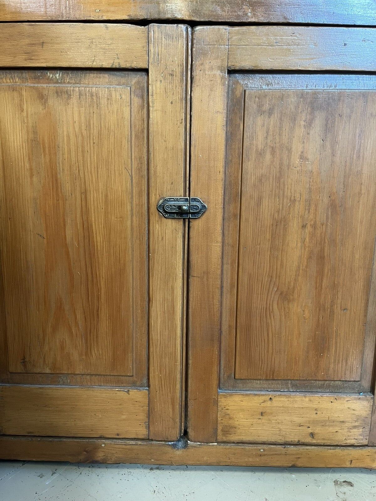 AMERICAN FEDERAL PINE & MAPLE CORNER CUPBOARD 81.5" High