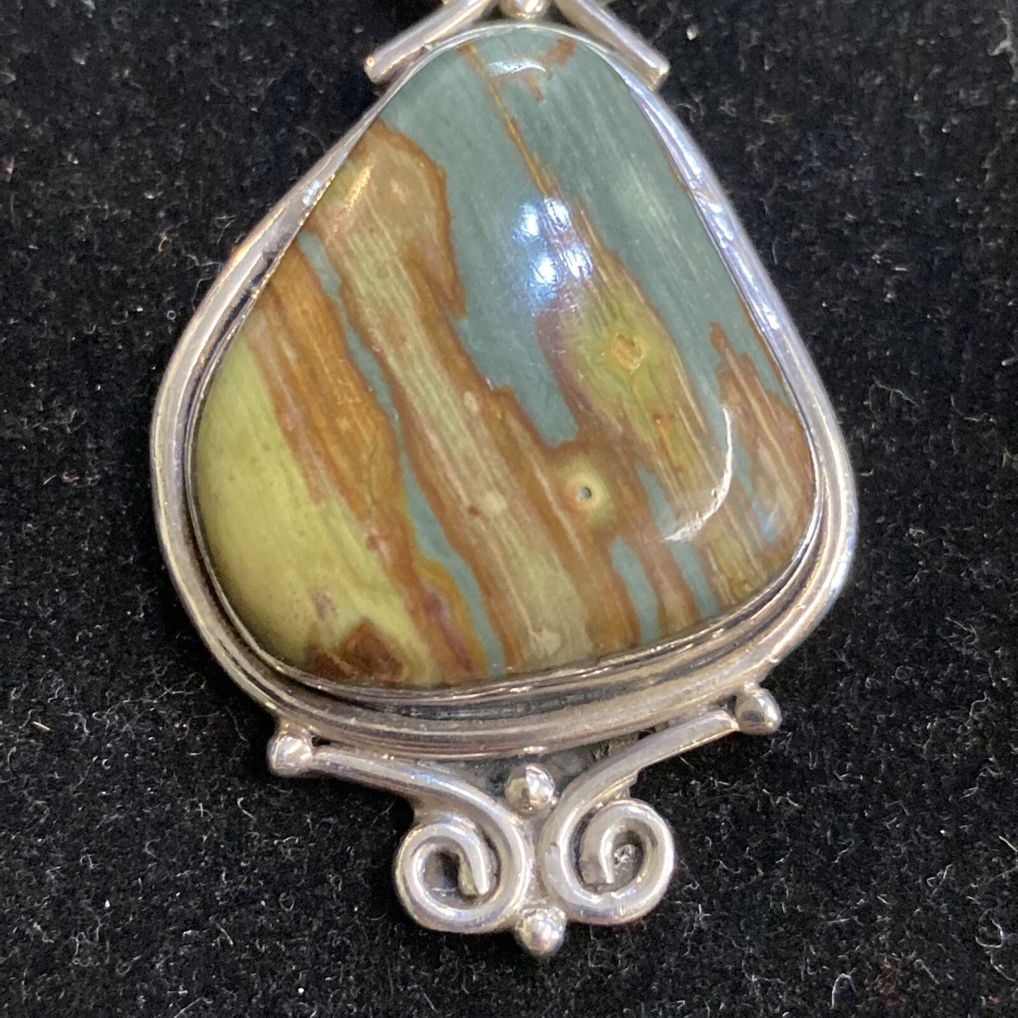 925 Sterling Silver & Freeform Agate Pendant 20.4g
