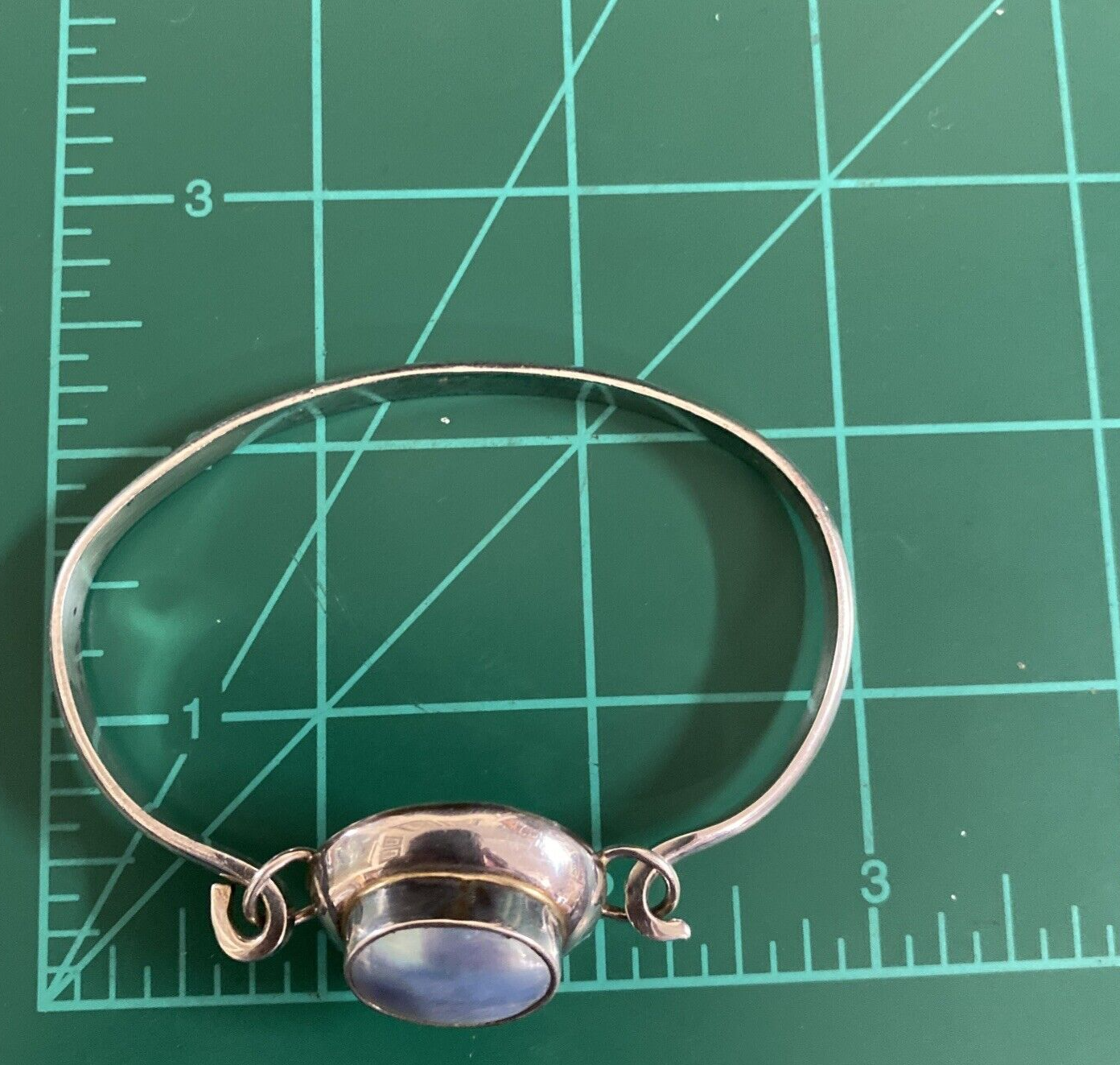 Handmade VTG Sterling & Gray Moby Pearl Bangle Bracelet Sz. 7 25.4g TESTED JM7