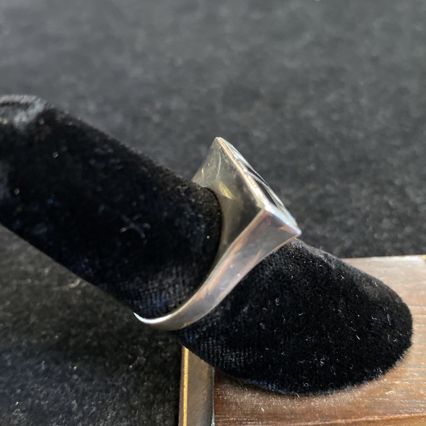 Sterling Silver 925 Mother of Pearl & Onyx Ring SZ 6.75 4.5g JM21