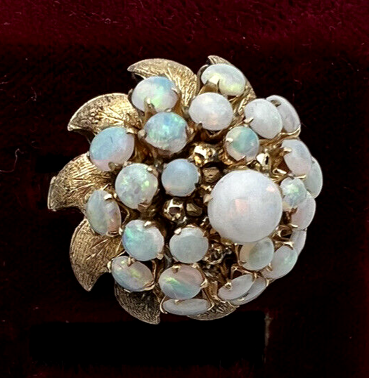 1960's 14 k Yellow Gold Opal Dome Ring 7.1 g        Florentine Leaf Design Sz 7