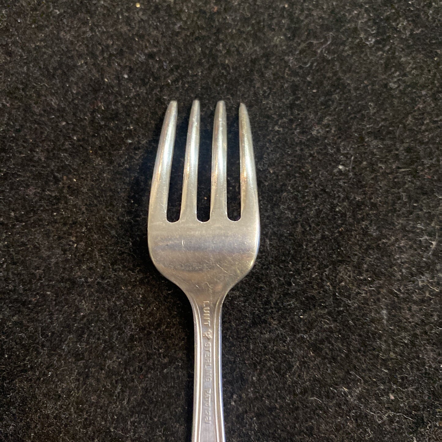 Lunt Sterling Silver William and Mary Baby Fork 4" 1921 16.1g