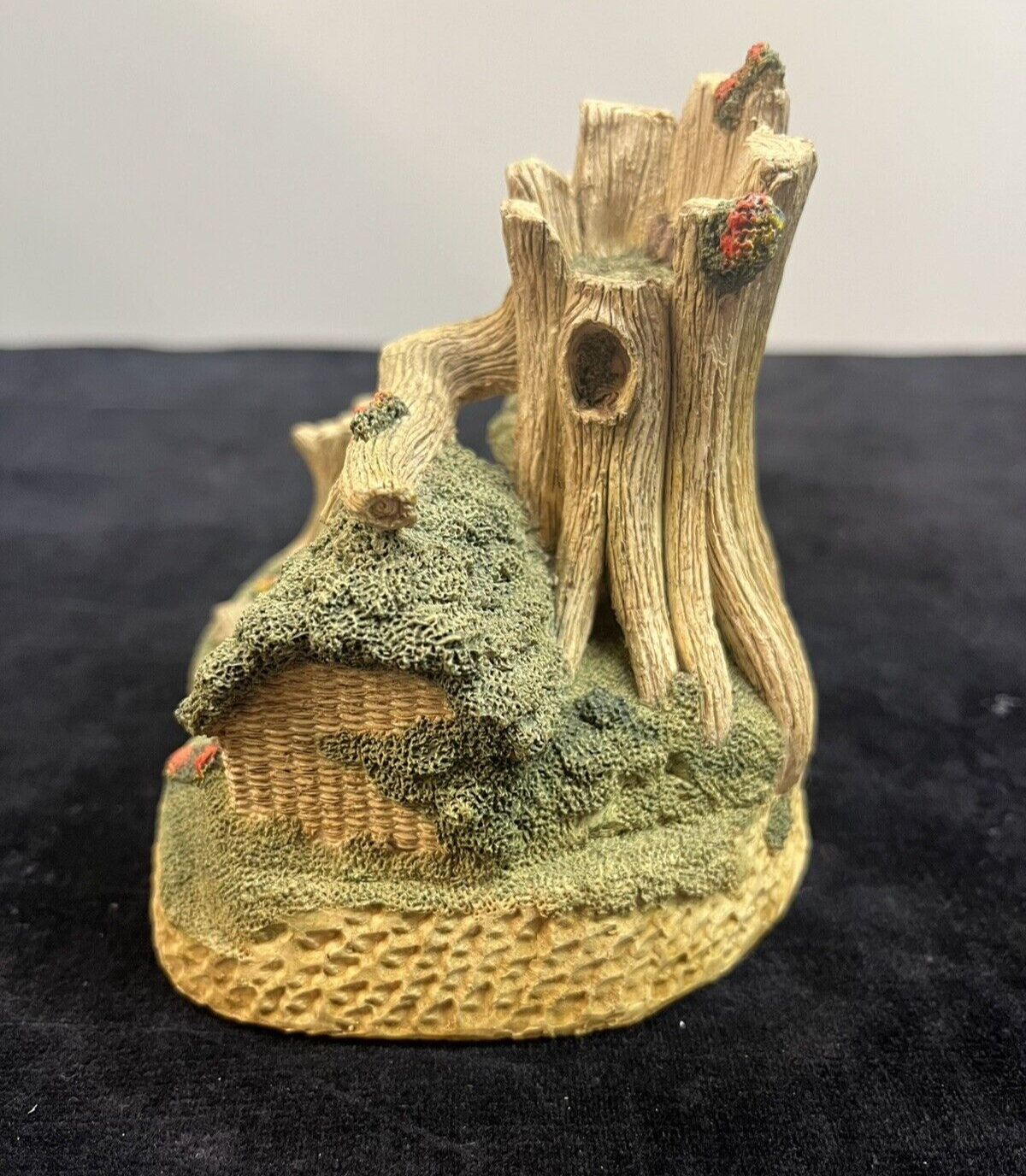 David Winter Cottages Robin Hood’s Hideaway Collectors No 1 Spring 1986 Vintage