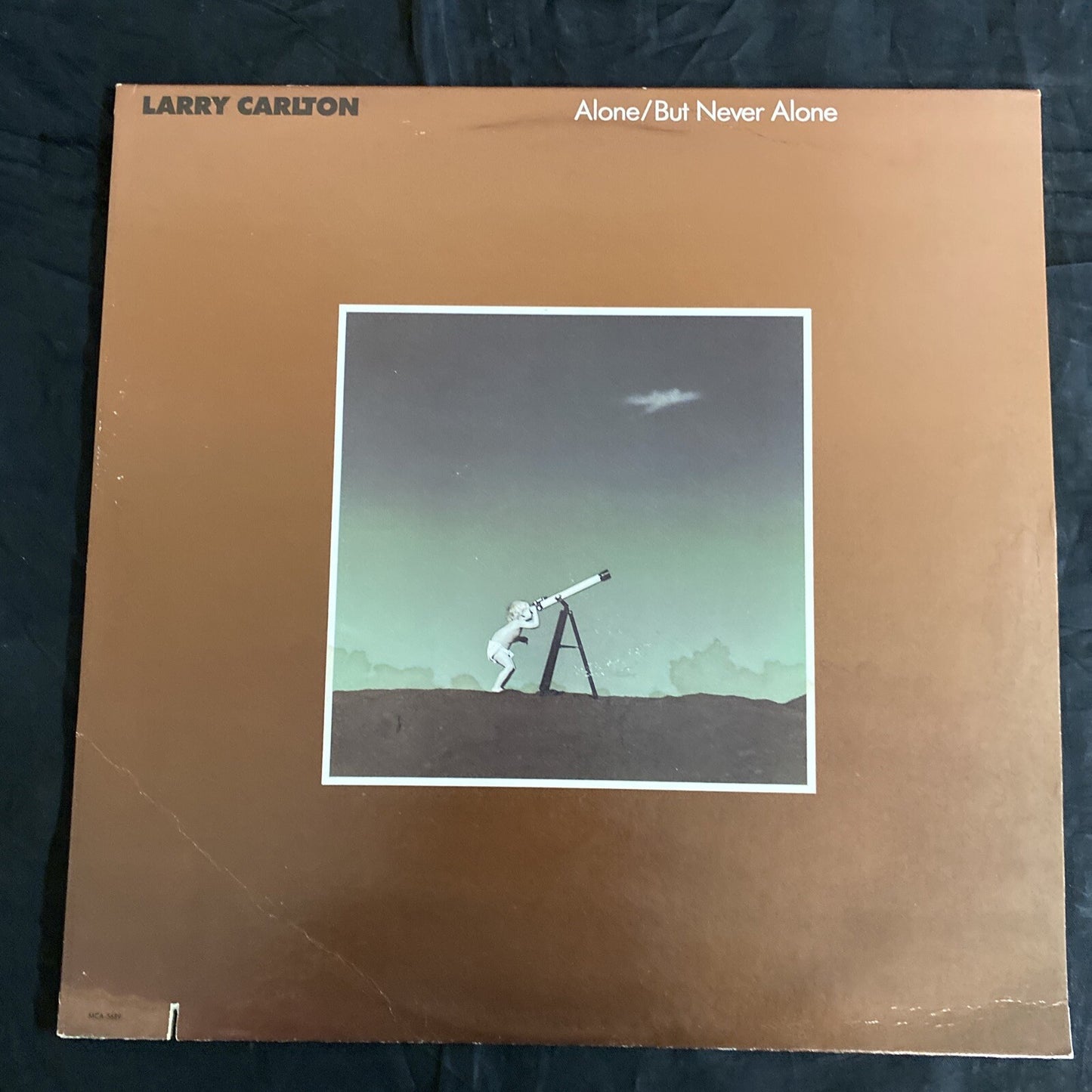 Larry Carlton "Alone/But Never Alone" 1986 MASTERS SERIES MCA-5689 NM/VG+