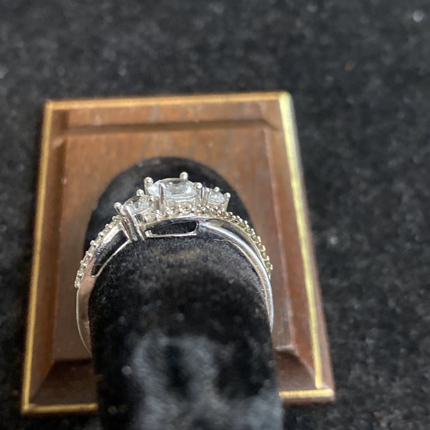 Sterling Silver 925 Ring Size 6.75 CZ Stones 2.8g